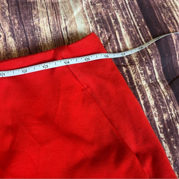CABI #3219 Fiery Red Zip Back Skirt W/Pockets~Size 6 - Picture 2 of 6